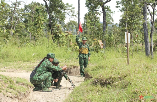 Bộ đội Biên phòng tỉnh Đắk Lắk kiểm tra bắn đạn cối